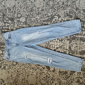 No boundaries mom jeans